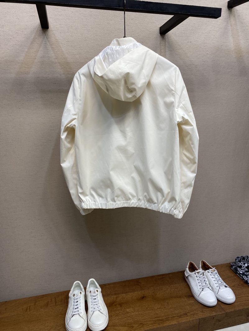 l0vis Vvtt0n outwear